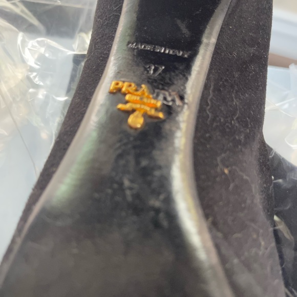 PRADA Suede Pumps - black 37 worn twice - Picture 2 of 6